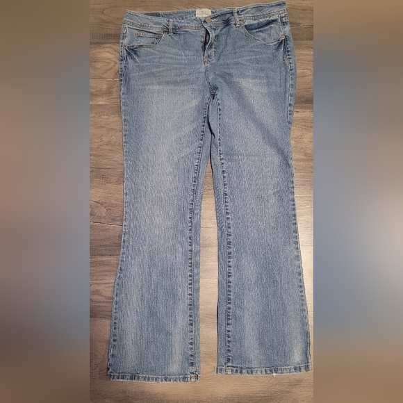 Aeropostale Blue Flare Wide Leg Jeans - Picture 2 of 5